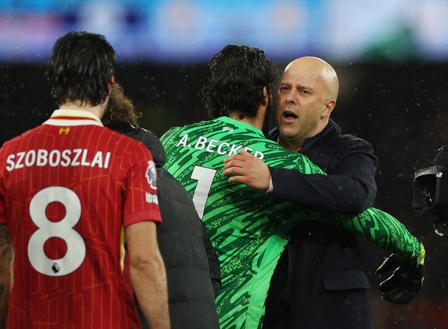 包含利物浦逆转战胜沃特福德，曼尼亚助球队实现保持大比分胜局的词条