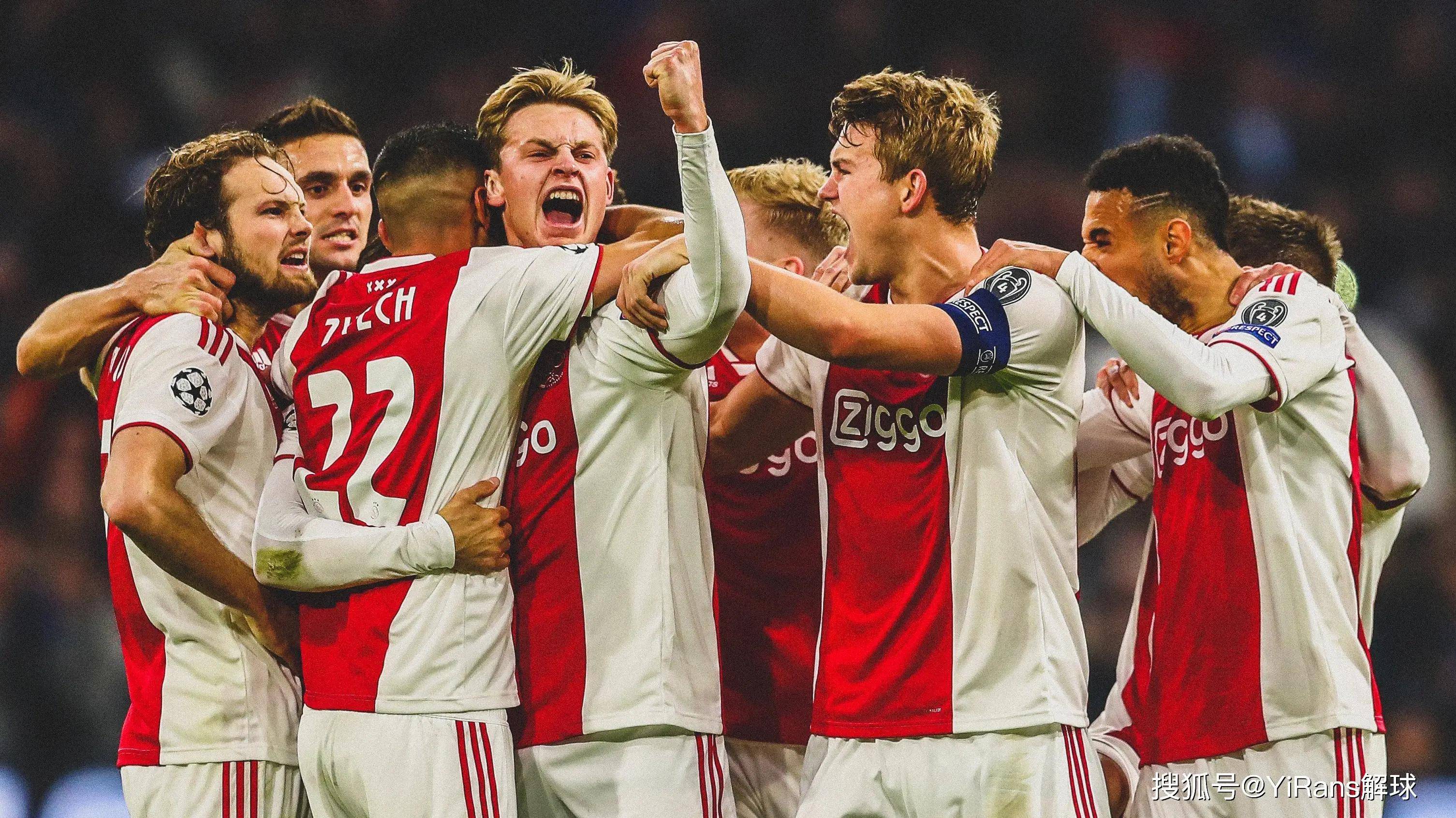 阿贾克斯客场大胜，成为联赛热门